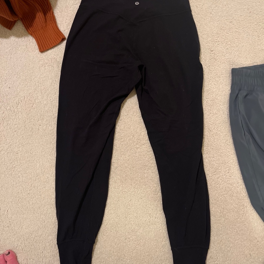 Lululemon align black joggers! - Picture 2 of 6